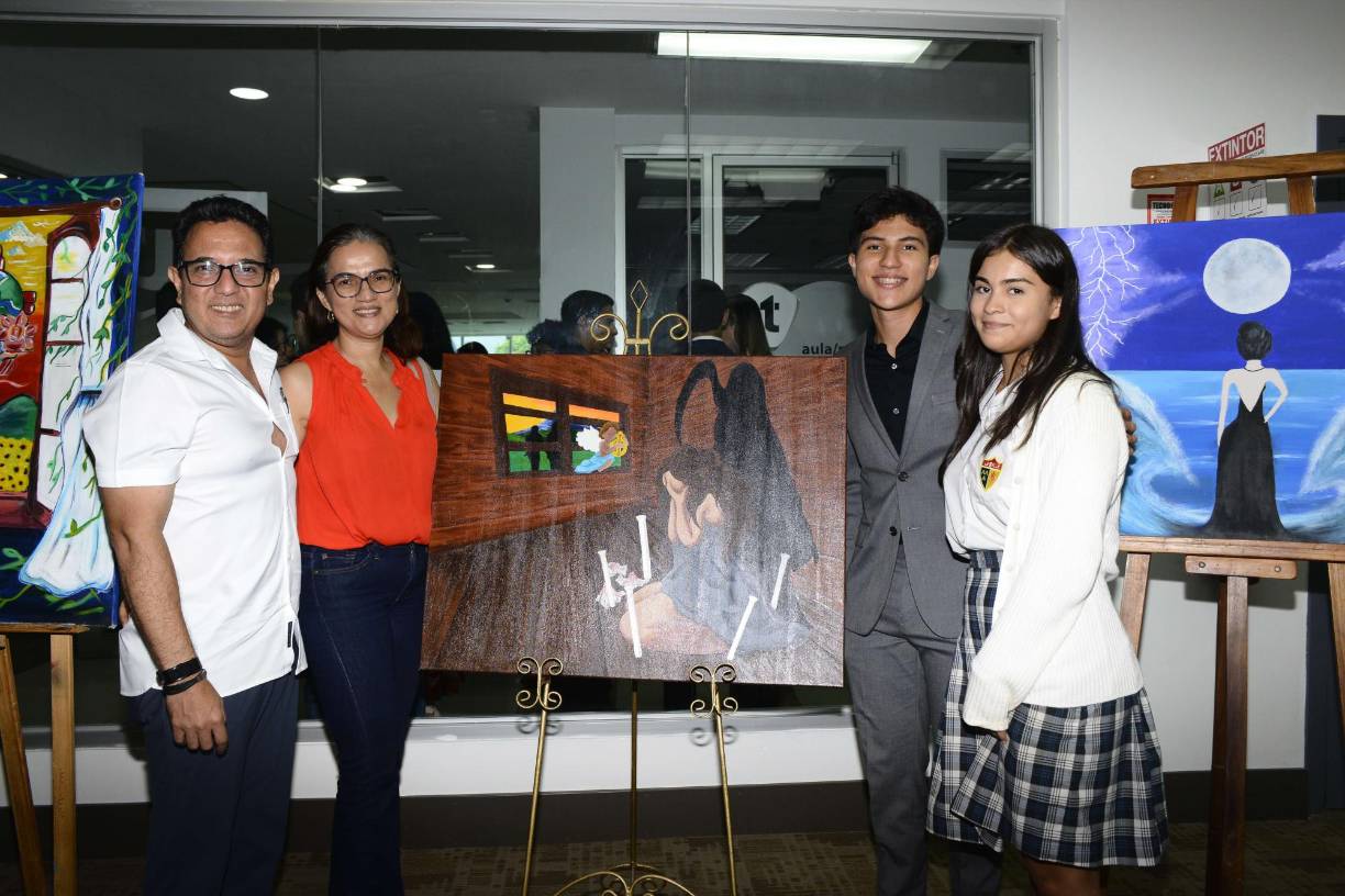 Alejandro Fúnez, Carol Perdomo, Rafael Fúnez y Elena Oliva