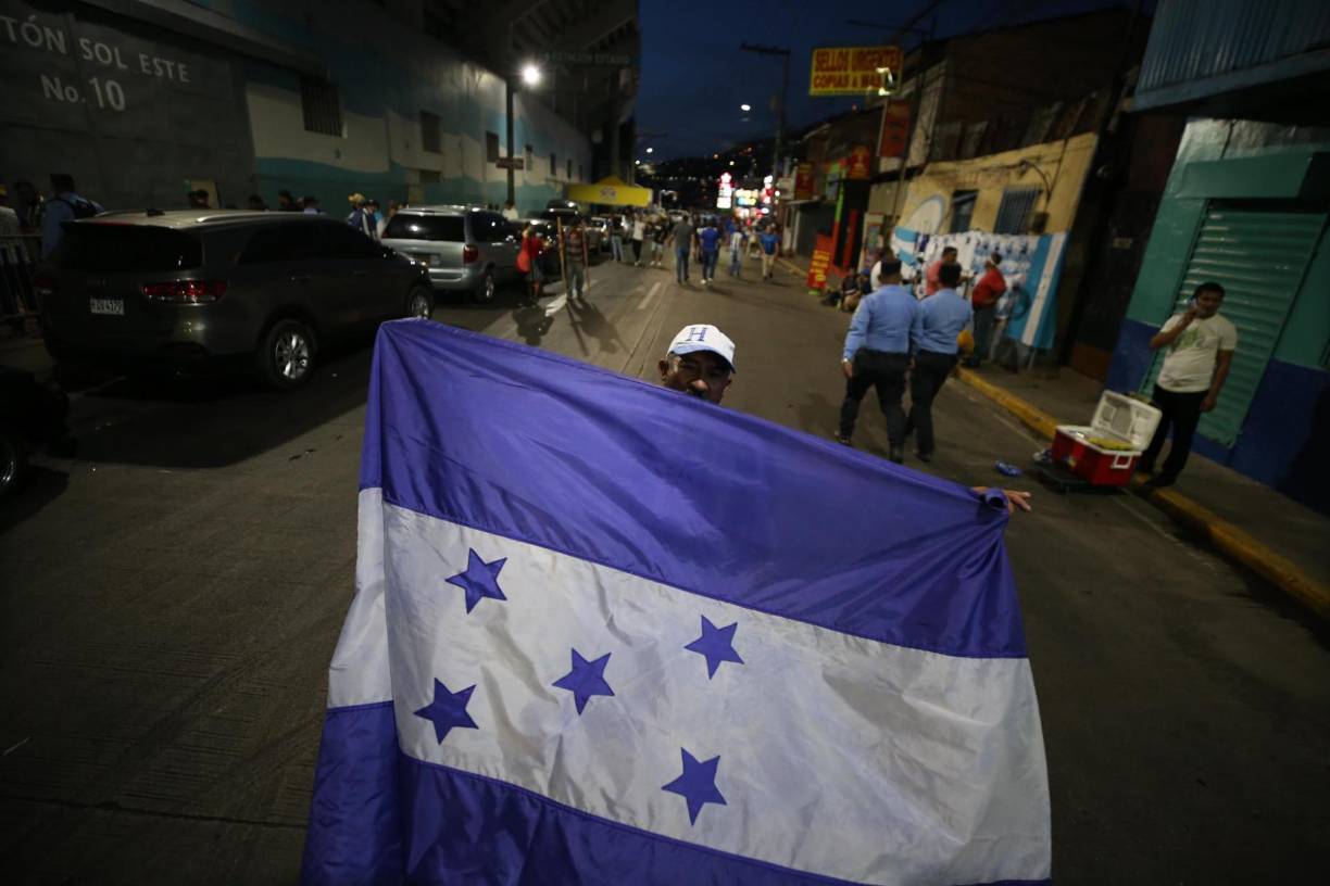 Honduras-Granada: Algarabía y ambientazo en el Chelato Uclés
