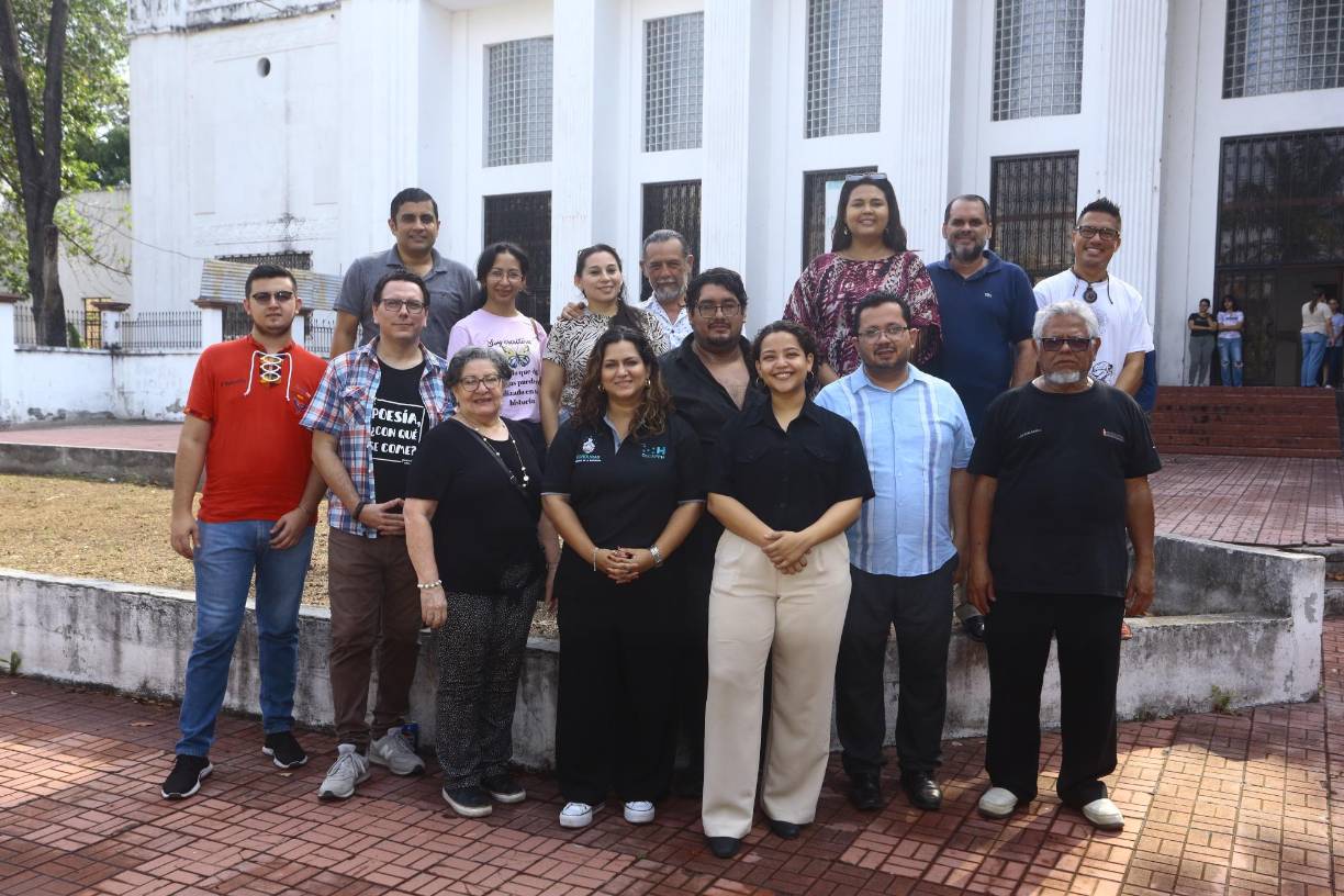 Artistas de la literatura como Waldina Bográn, Jairo Mejía Rodríguez, Miguel Moncada, Gerard Castillo, Eduardo Dubón Fernández, Lily Gómez, Carlos Cálix, Yerlyng Castellanos, Oscar Zalavarria, Karen Ayala y Kelvin Vallecillo fueron parte del evento cultural. 