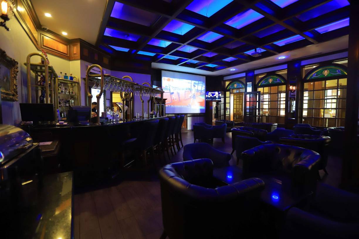 HIlton Princess cuenta con un bar, un restaurante, piscina y muchas comodidades más para que usted pueda disfrutar a su gusto.