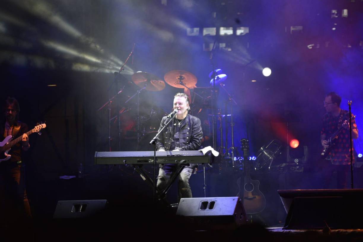 El cantautor hizo un recorrido por su exitosa trayectoria artística con temas como Cuando seas grande, Es tan fácil romper un corazón, Atado a un Sentimiento y Obsesión, entre otras.