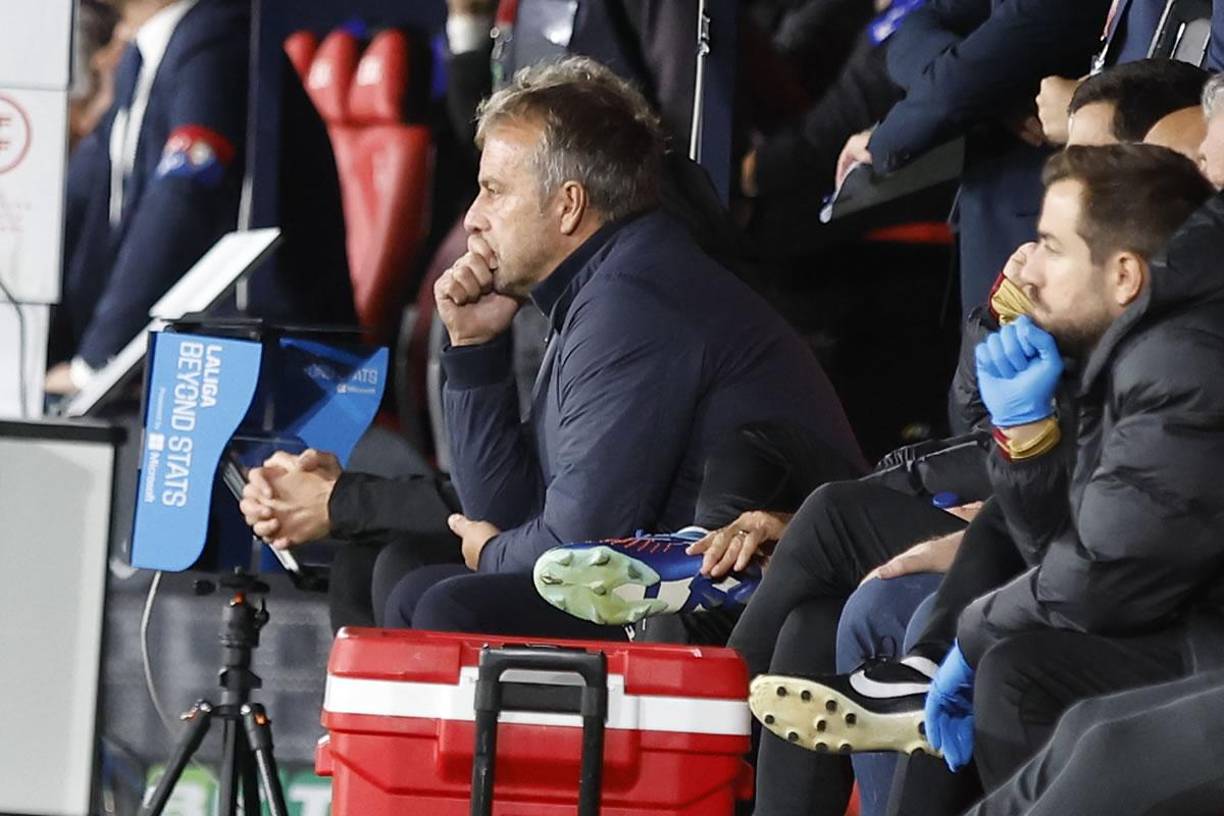 Hansi Flick sufrió su primera derrota de la temporada en la Liga Española y segunda oficial en el Barcelona tras perder en su debut en Champions League.