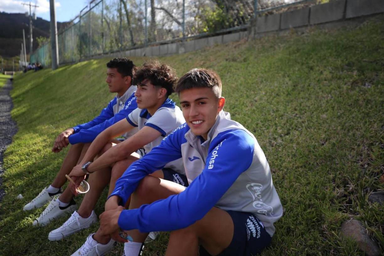 Sebastián Pachecho es mexicano que se ha unido a la Sub-20 de Honduras. Forma parte de las categorías inferiores del América de México.