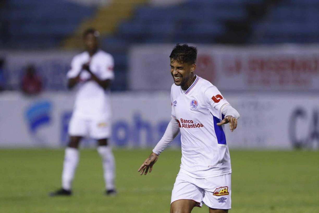 Gabriel Araujo y su felicidad tras marcar el gol con el que Olimpia venció 1-0 al Real España. 