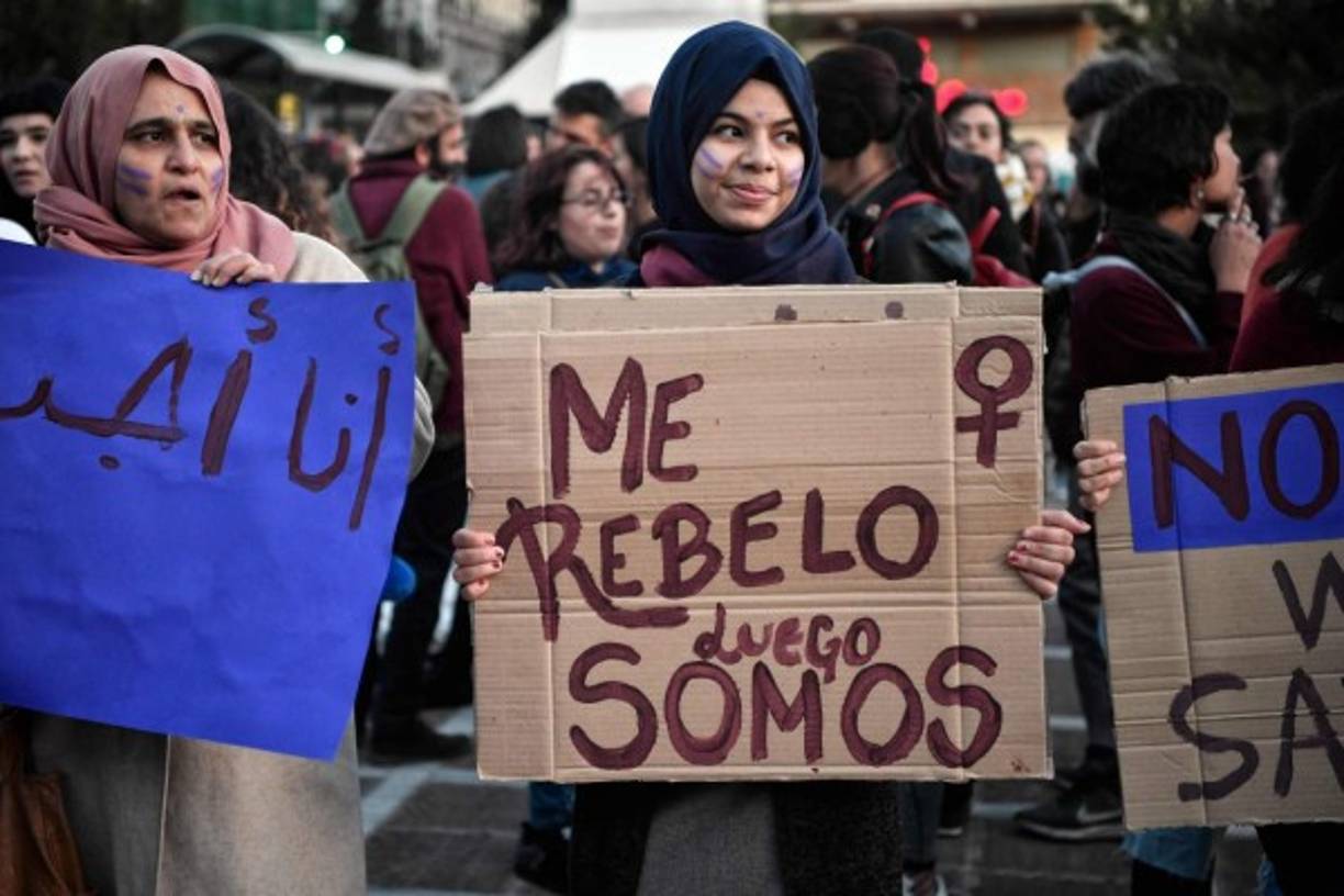 Las refugiadas también se unieron a la marcha del Día Internacional de la Mujer en Atenas.