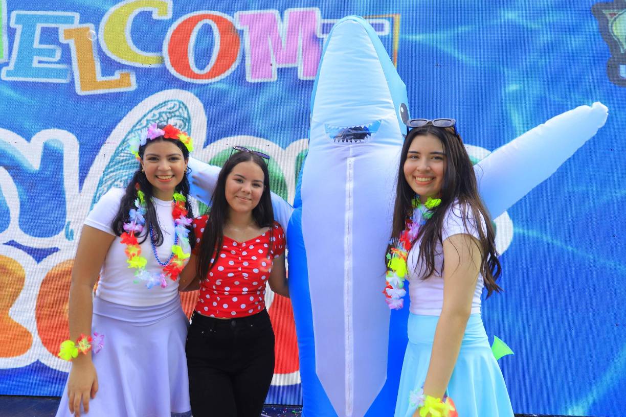 Isabella Carballo, Andrea Lanza y Daniela Alemán