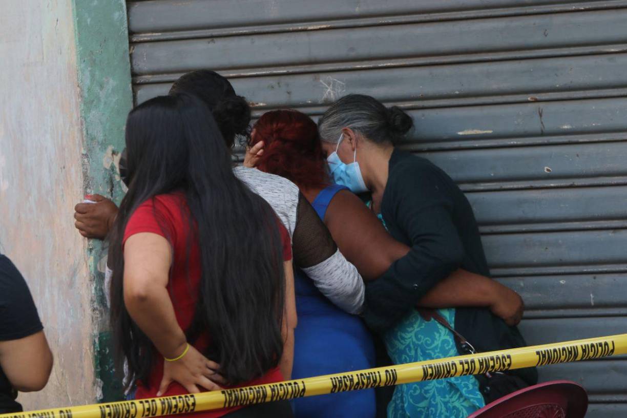 El segundo automóvil decomisado fue en la<b> colonia</b> <b>Rodríguez</b>. Se trata de un carro modelo Toyota Corolla color rojo con placas HAQ-7182. Cabe destacar que este si aparece en el Registro Vehicular y su propietario es de San Pedro Sula, pues paga Contribución a Siglo XXI.