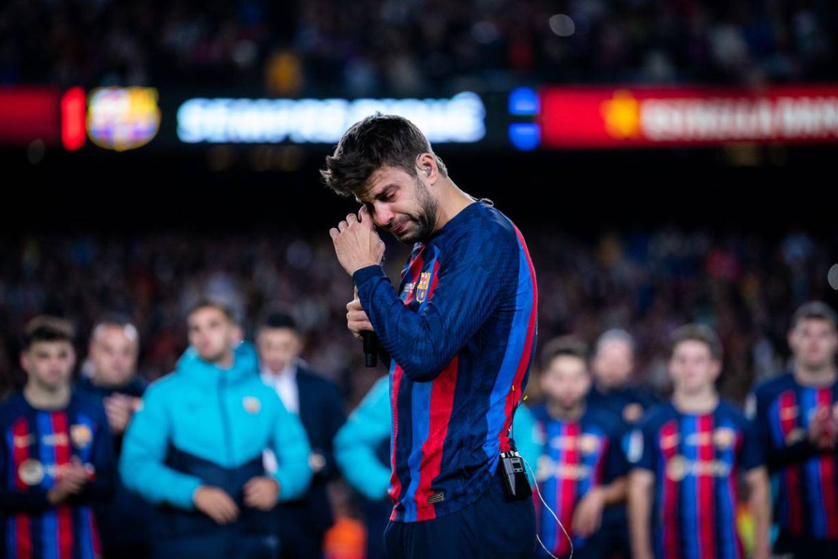 <b>Piqué</b> llegó al Barça con 10 años, pero entre 2004 y 2008 pasó al Manchester United -que en la 2006-2007 le cedió al Real Zaragoza-. Con el equipo inglés conquistó la Liga de Campeones en 2008, antes de regresar al club de sus amores. Con el Barcelona, ha conquistado ocho títulos de la Liga española, siete Copas del Rey y, sobre todo, tres Ligas de Campeones de Europa y tres Mundiales de Clubes.
