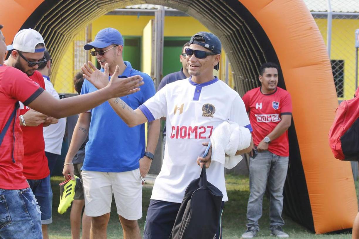 Óscar ‘El Pescado‘ Bonilla ha mejorado en su físico. Ha rebajado las libras que ganó post retiro y ahora ha vuelto a su peso ideal.