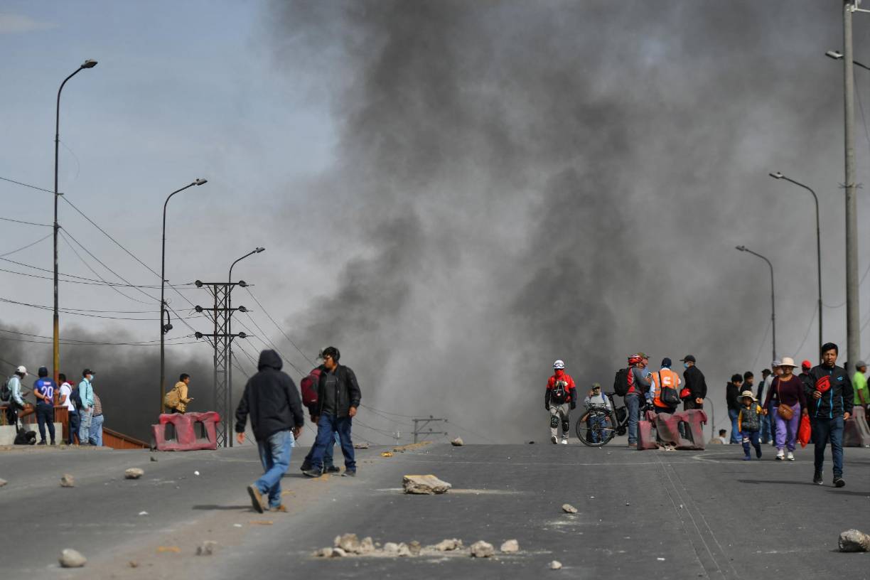El jueves se conoció la muerte de un segundo manifestante herido de bala horas antes en el tórax cuando se manifestaba en Macusani, región de Puno, informó a la AFP la Defensoría del Pueblo. 