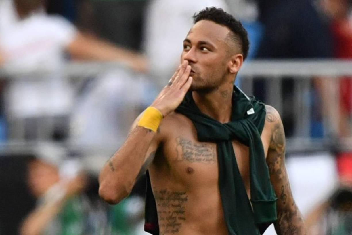Neymar se iluminó, Brasil cumplió con la historia y avanzó este lunes a cuartos de final del Mundial de Rusia sometiendo por 2-0 a un México atormentado por el maleficio del quinto partido.