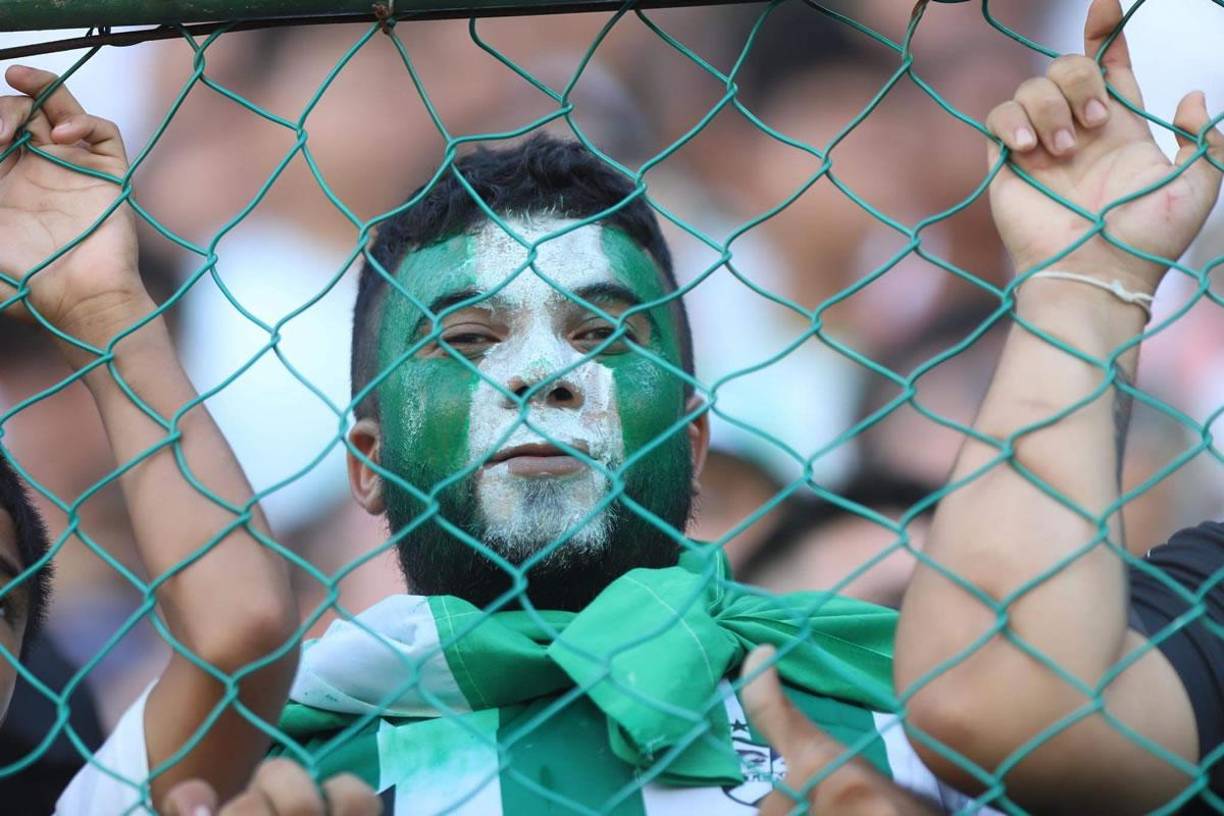El sufrimiento de los aficionados del Platense en la Gran Final del Torneo Clausura 2023 de la Liga de Ascenso.