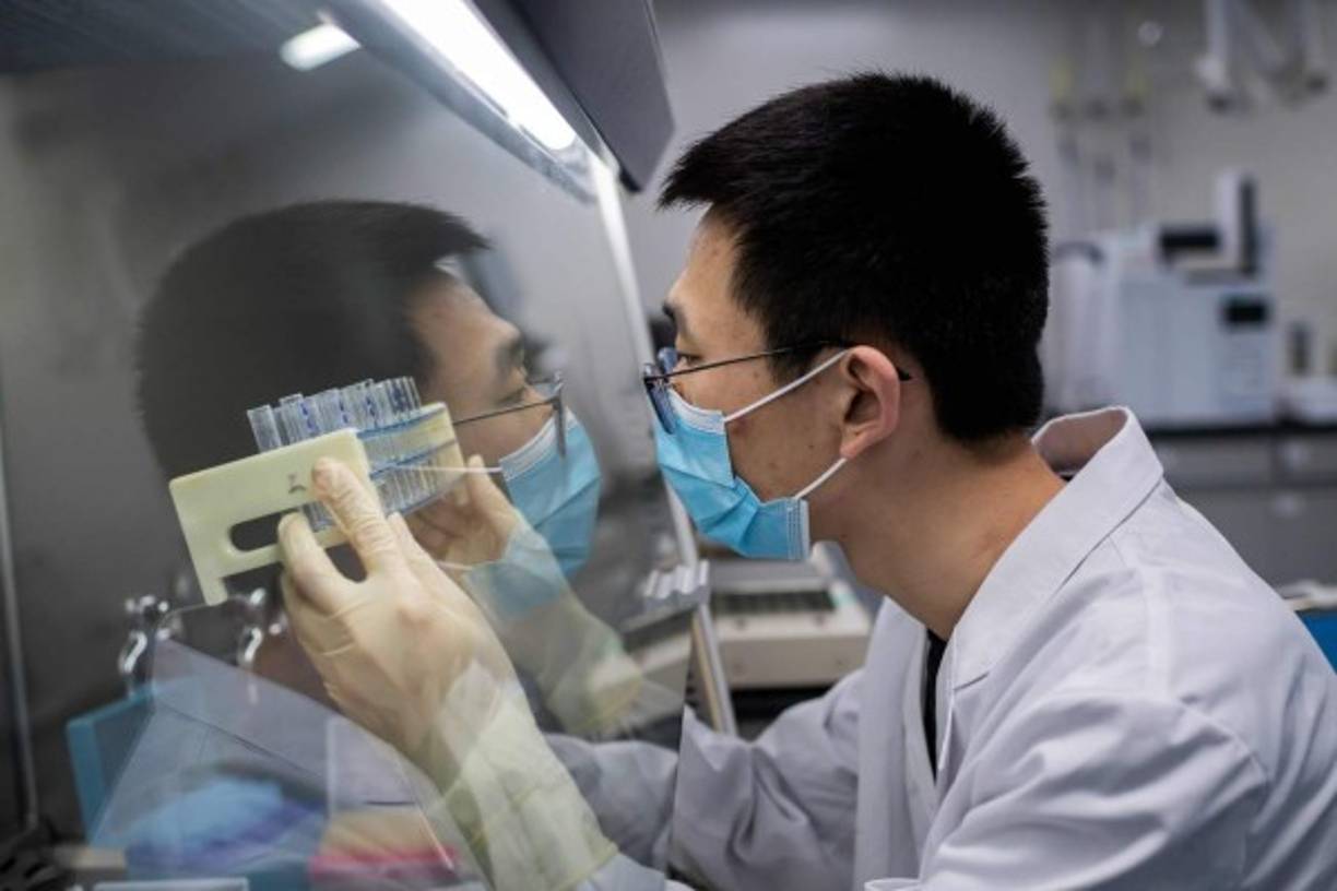 En 2009, se convirtió en el primer laboratorio en el mundo en sacar al mercado una vacuna contra la gripe porcina H1N1.