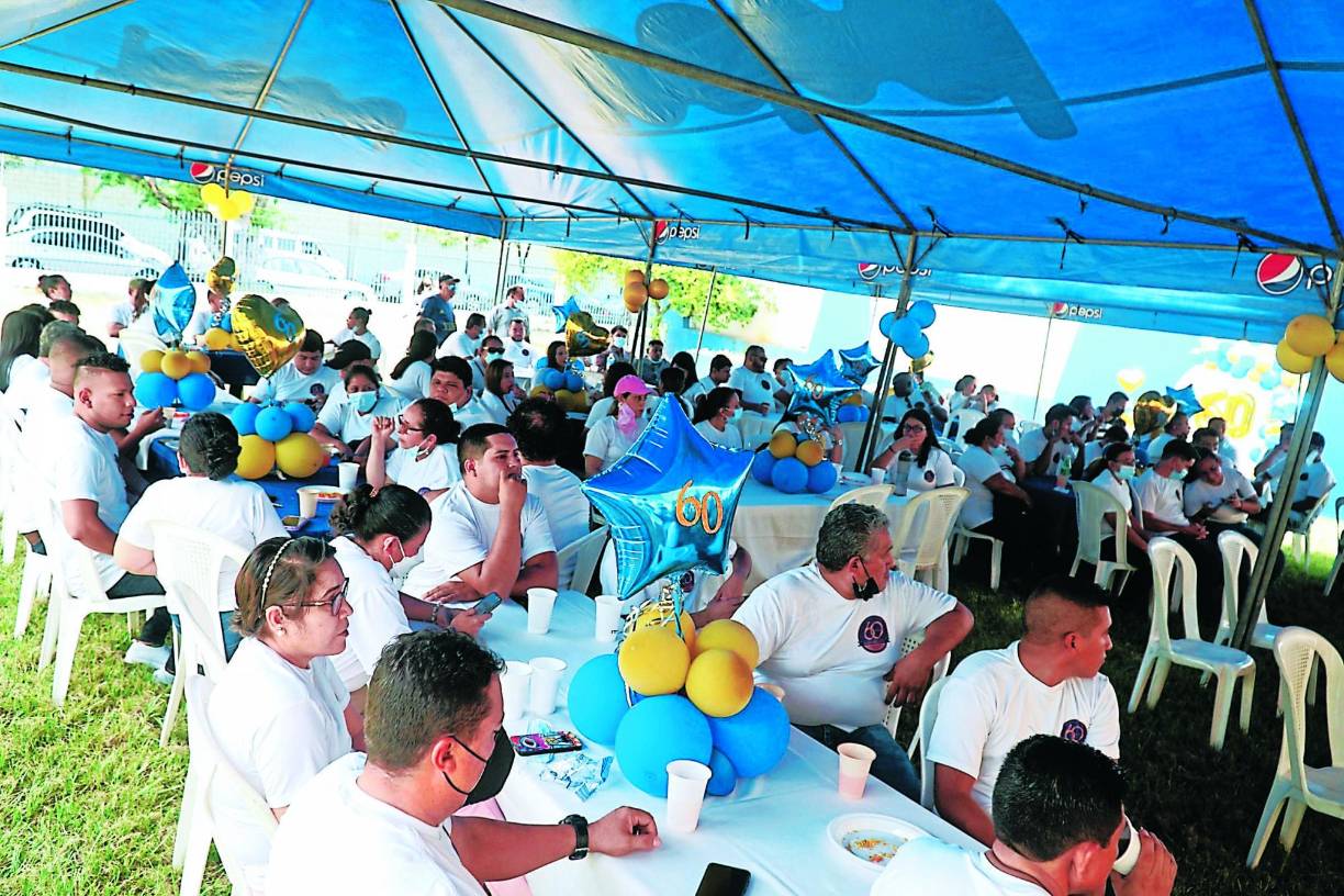 Laboratorios Finlay es una empresa familiar creada el 28 de julio de 1962 y su principal fundador fue el doctor Shibli Miguel Canahuati, médico gastroenterólogo. En los actos de celebración del 60 aniversario, el gerente general de Laboratorios Finlay, licenciado Jorge Andrés Canahuati, manifestó que lleva ocho años al frente de la empresa, “pero en los últimos dos hemos vivido pandemias, huracanes, explosiones, retos, dificultades de familia y dificultades de colaboradores, pero a pesar de todo eso hemos podido a través de ustedes (los empleados) superar y seguir creciendo”.