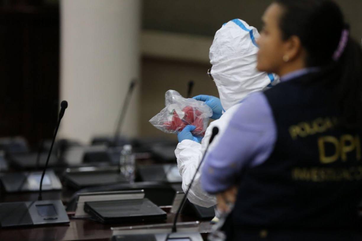 El gerente del Congreso Nacional, David Reyes, hizo una impactante revelación este jueves al señalar que se han registrado casos de posible introducción de pólvora por parte de diputados pertenecientes al Partido Nacional en el recinto legislativo.