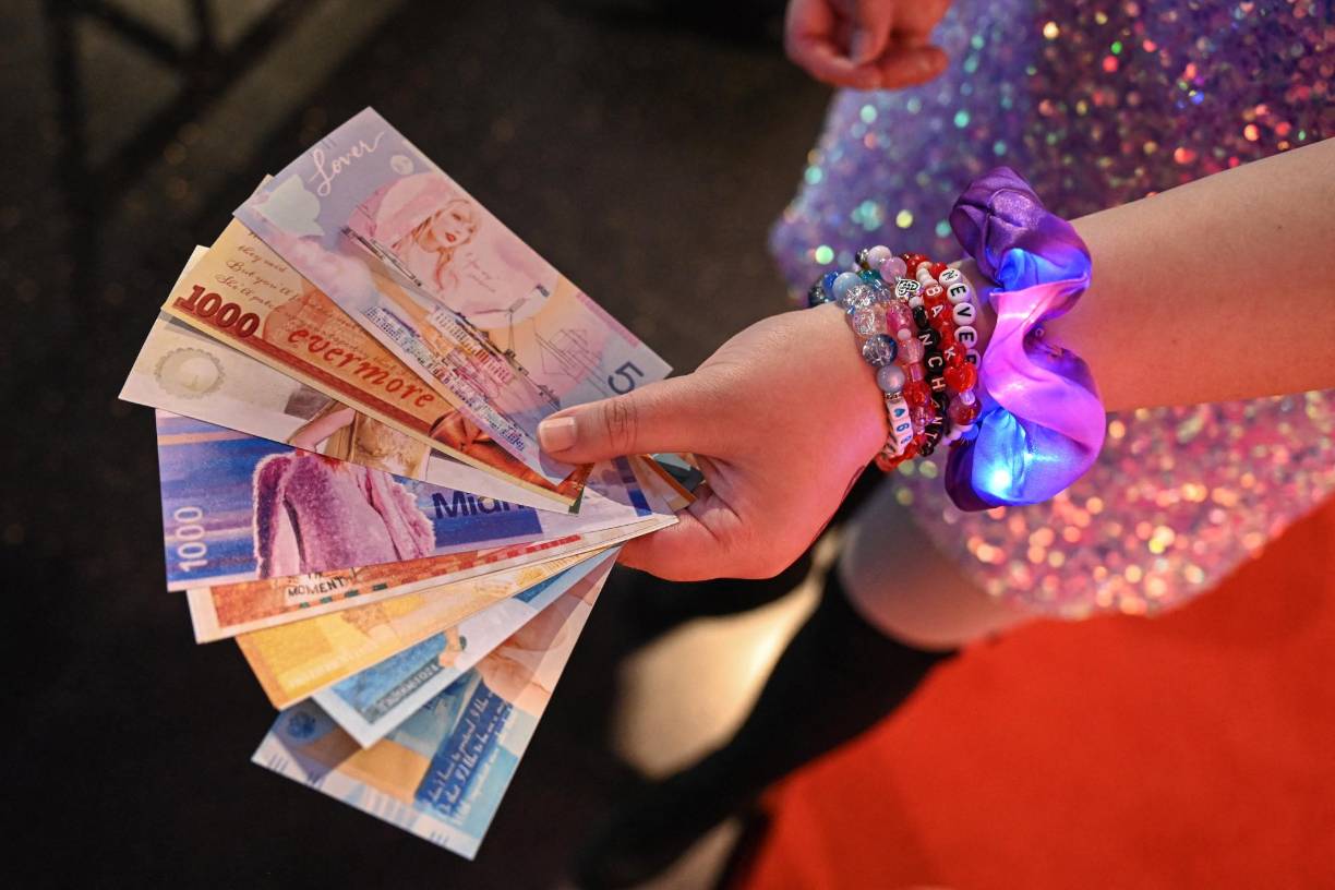 Los más afortunados lograron obtener entradas mediante una lotería, y algunos de ellos hicieron miles de kilómetros para ver a la megaestrella.