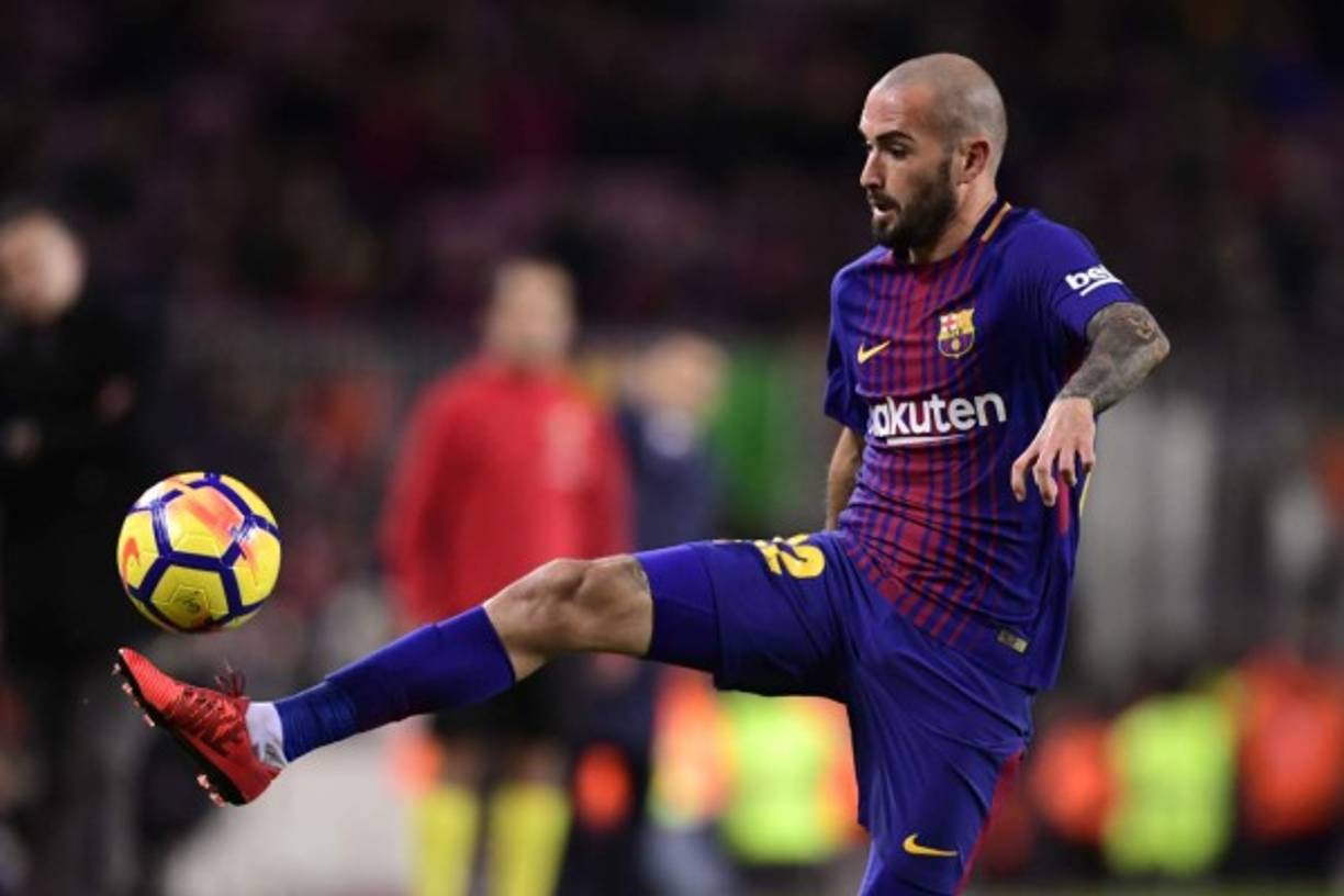 El Corriere dello Sport abre su web con el interés de la Roma por Aleix Vidal. Es un jugador que Monchi, director deportivo del equipo italiano, conoce a la perfección de su etapa en Sevilla y lo vería como el jugador ideal para reforzar la banda derecha, una de las peticiones de Di Francesco. Según este medio, la intención es solicitar la cesión al Barcelona.