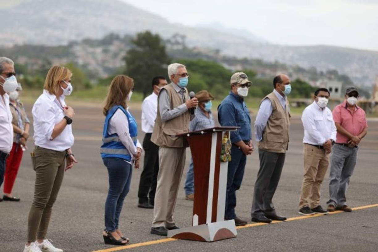 La llegada del primer lote de vacunas del IHSS coincide con el inicio del periodo de inoculación de los adultos mayores de 75 años, el sector más vulnerable ante el Covid 19 según los datos del Sistema Nacional de Gestión de Riesgos, Sinager. <br/>