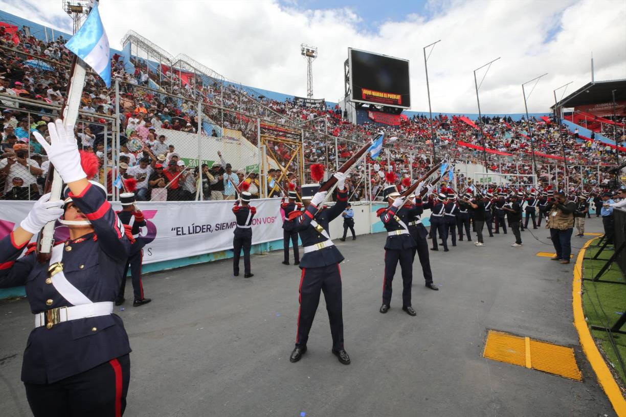Ayer, el expresidente Manuel Zelaya los convocó nuevamente para brindar el respaldo a la presidenta Xiomara Castro. 