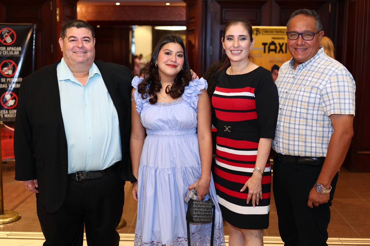 Nelson García, Celeste García, Gissel y Roberto Cwu