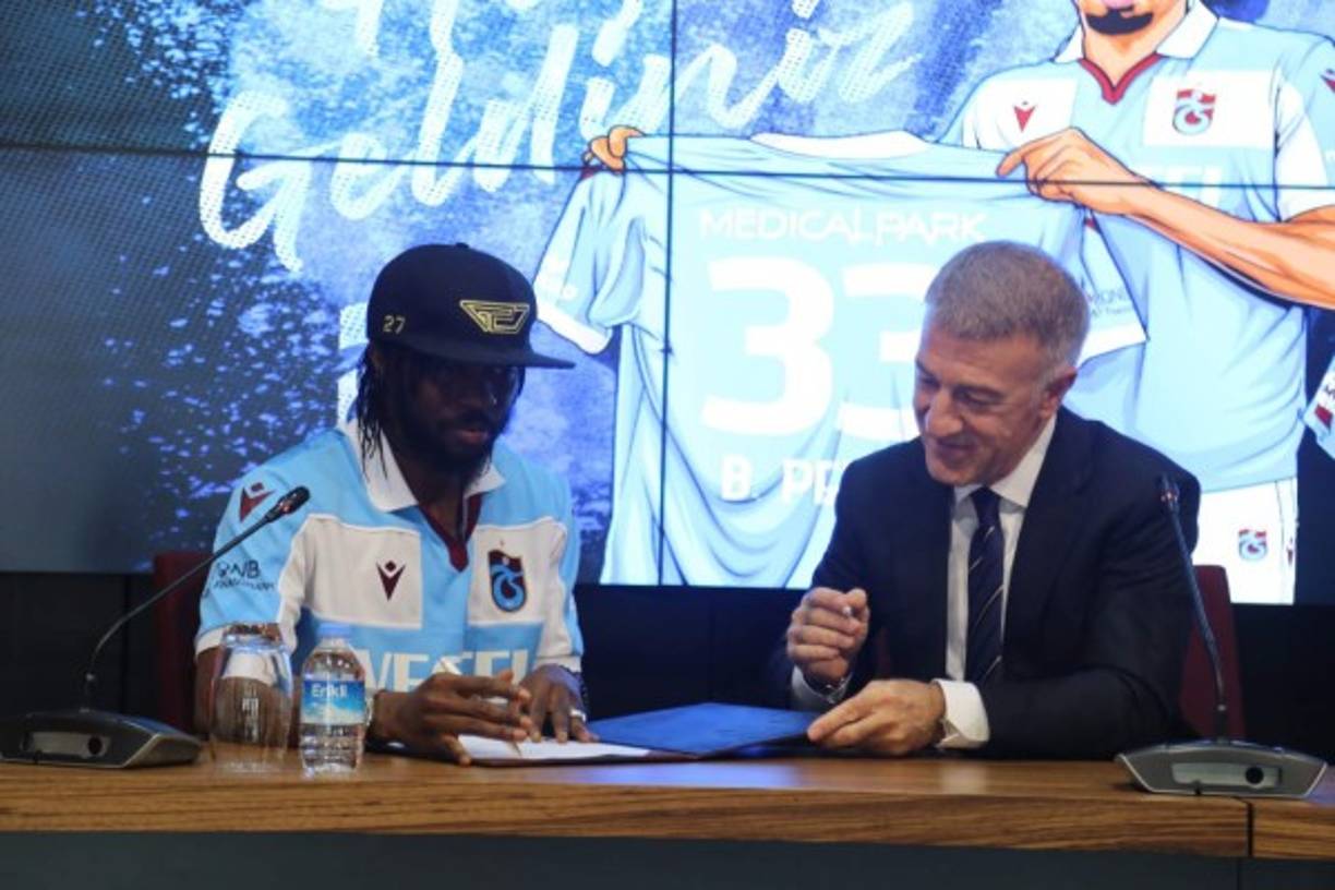 El Trabzonspor de Turquía ha fichado al atacante marfileño Gervinho. Firma hasta junio de 2023 y llega procedente del Parma de la Serie A de Italia. Foto Twitter Trabzonspor.