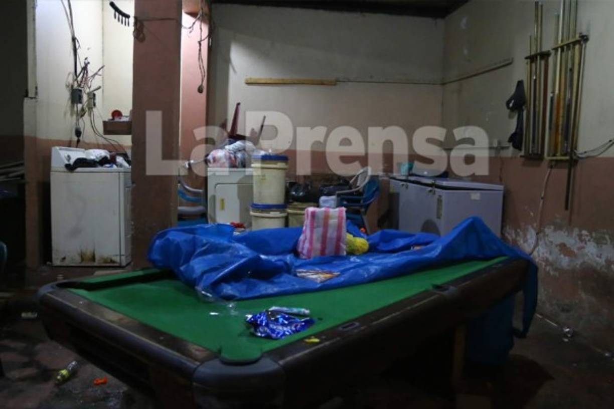 El centro penal sampedrano fue diseñado para albergar un máximo de 800 presos. Hasta febrero de 2017 había 3,227 reclusos.