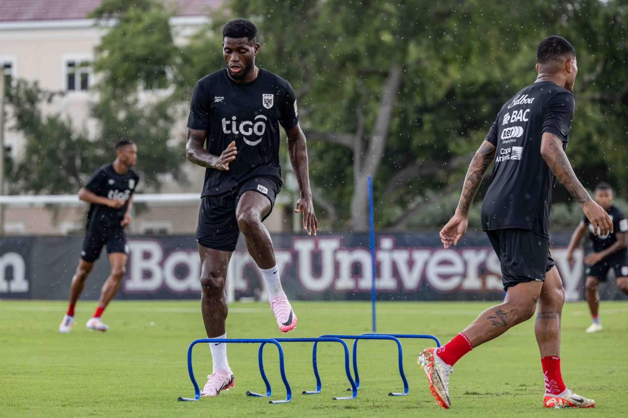 Panamá llegó a Miami, Estados Unidos el miércoles en horas de la mañana y allí estará trabajando de cara a su debut ante Uruguay el próximo domingo en el Hard Rock Stadium desde las 7:00 pm.