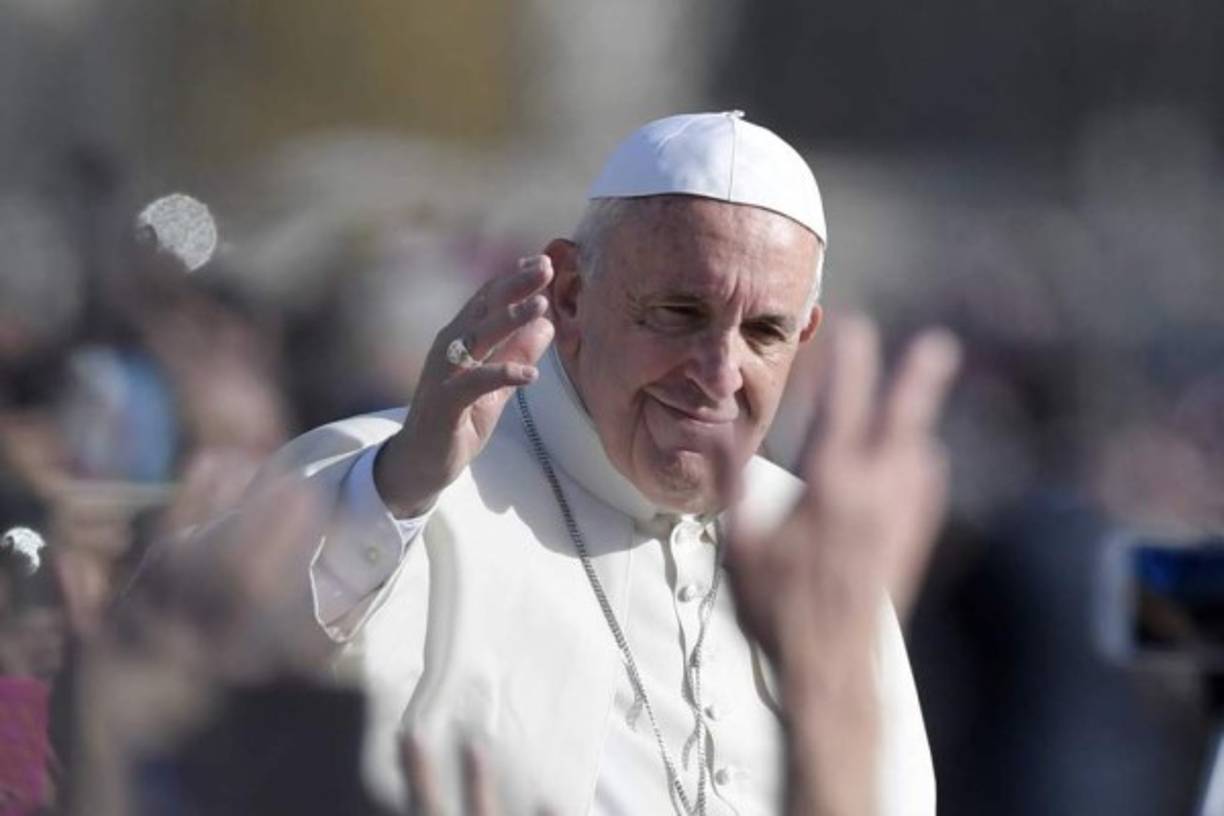El papa Francisco extendió este lunes de forma indefinida la capacidad de los curas de absolver del 'pecado del aborto', perennizando una medida temporal que había instaurado para el Jubileo de la Misericordia clausurado el domingo.