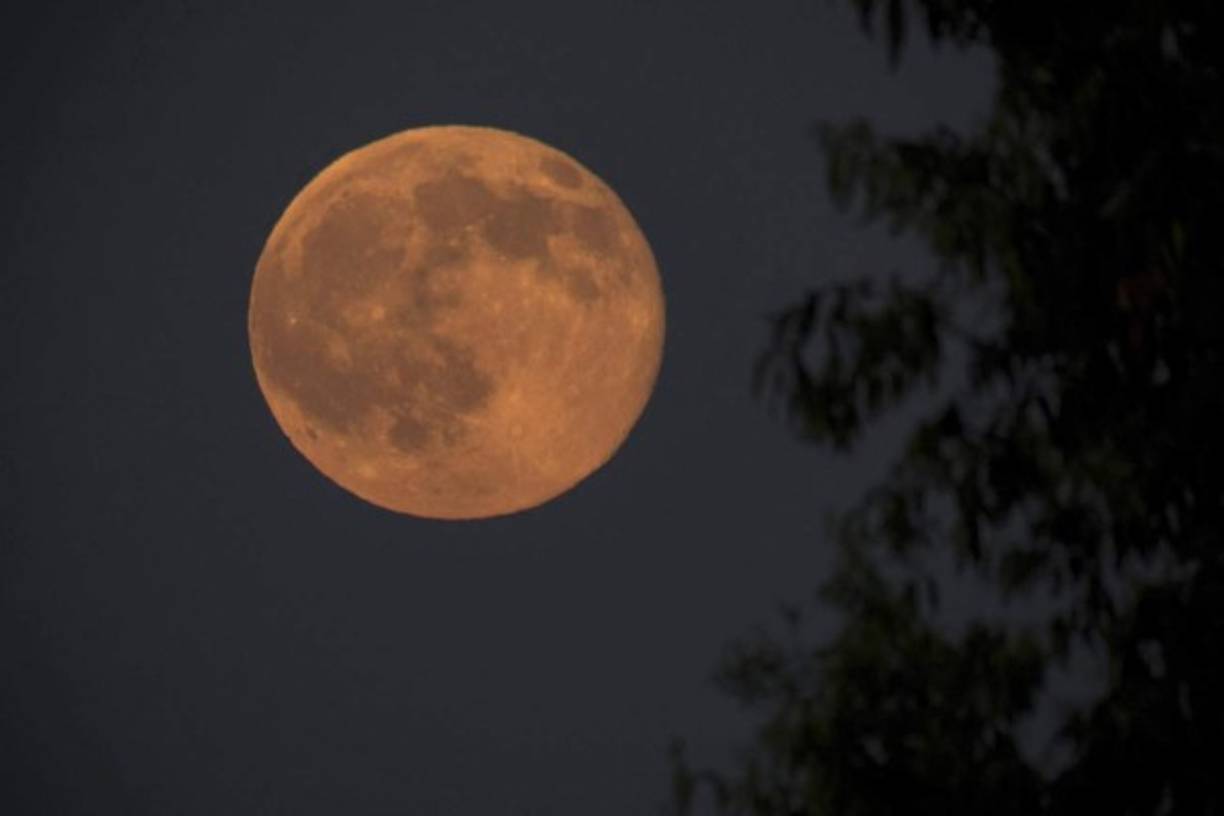 La Luna llena se podrá observar también este martes.