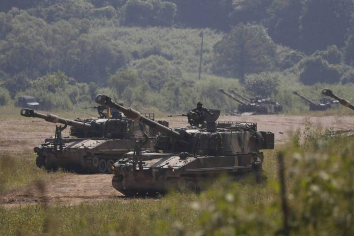 Los tanques K-55 formaron parte de las maniobras militares con fuego real llevadas a cabo por el ejército surcoreano.