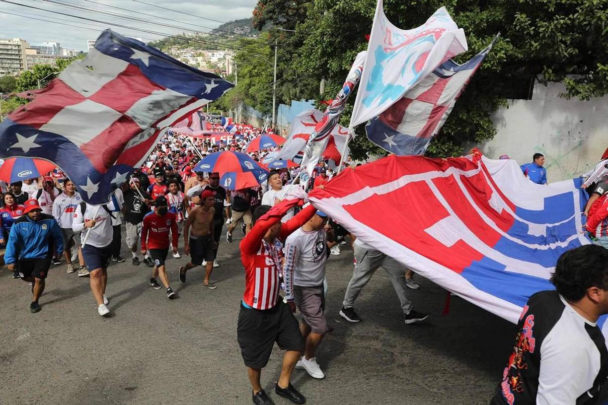 La barra del Olimpia armó la fiesta en la previa del partido en el que se conocerá al segundo finalista del Torneo Apertura 2023.