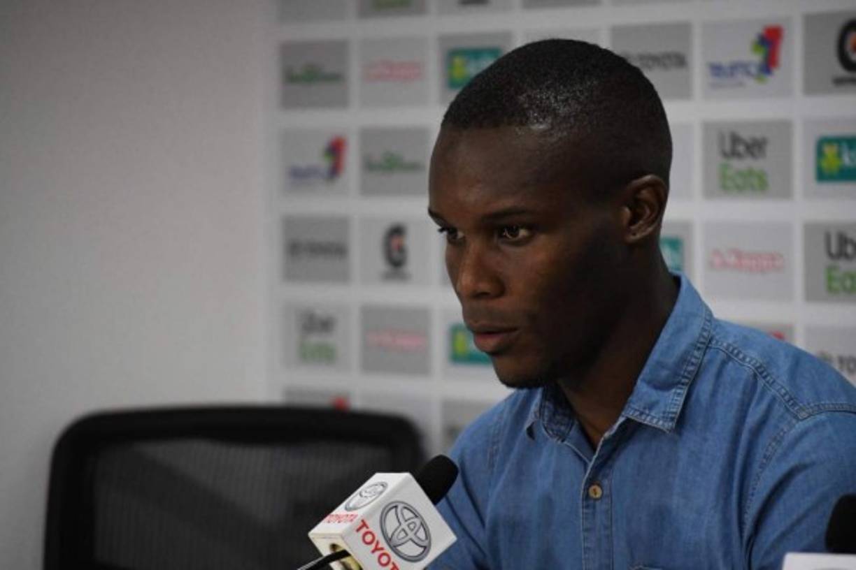 Rubilio Castillo: El delantero hondureño fue presentado como nuevo refuerzo del Saprissa de Costa Rica. Al atacante se le asignó el dorsal 9.