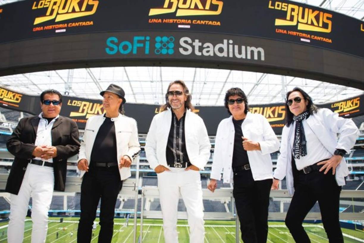 “Nuestro público se merece todo”, aseguró Marco Antonio Solís en una entrevista con EFE en el SoFi Stadium de Los Ángeles, el lugar en el que el próximo 27 de agosto comenzará este esperado tour de reunión.