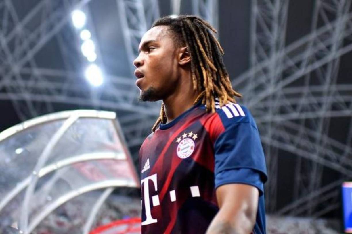 El Chelsea y el Bayern de Munich estarían acercando posturas para que Renato Sanches vistiera de 'blue' la próxima temporada. Según 'A Bola', los de Antonio Conte estarían dispuestos a aceptar las condiciones presentadas por el Bayern para la cesión del internacional luso