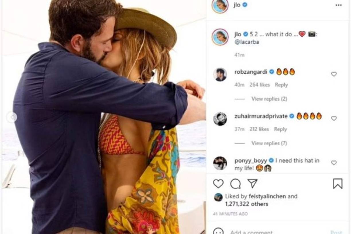 Primero fueron los rumores, luego las fotos tomadas por los fotógrafos y, por último, la confirmación en redes sociales. El pasado 24 de julio ella cumplía 52 años y publicó varias instantáneas en Instagram, la última era la de un beso entre ambos.