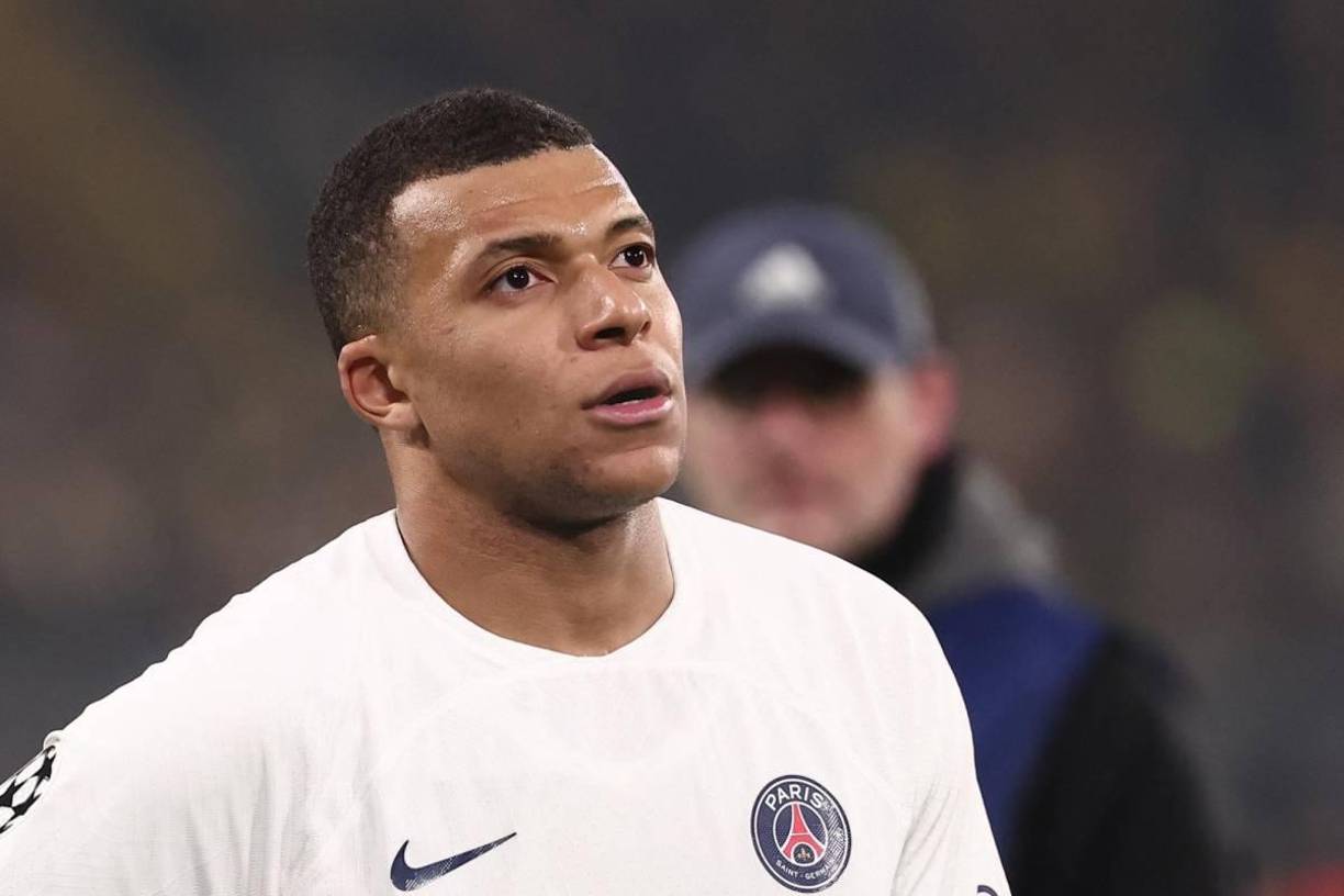 El PSG acabó segundo con 8 puntos, superado por el Dortmund (11), que tenía seguro el pasaje a octavos y que este miércoles amarró el liderato. Tras finalizar el partido, revelaron las razones del enfado de Mbappé.