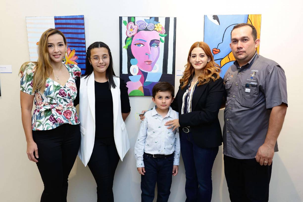 Sandra Duncan, Ivana Montes, Elio Jesús Caballero, Mildred Duncan y Carlos Caballero