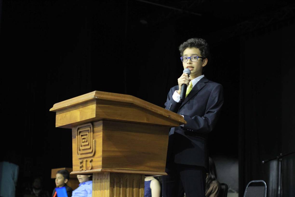 Mateo Arias durante su discurso.