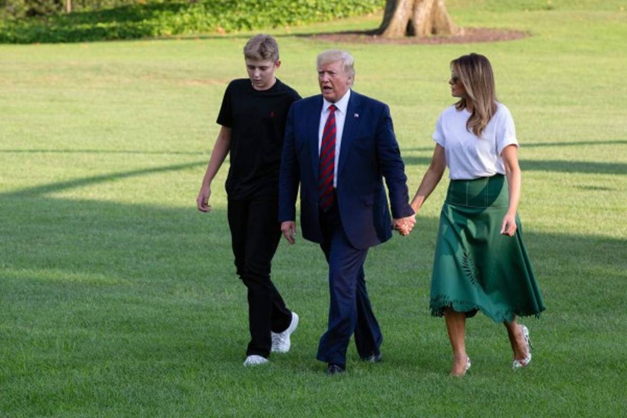 Barron llevaba una camiseta Ralph Lauren color negra, pantalones a juego y zapatos deportivos.