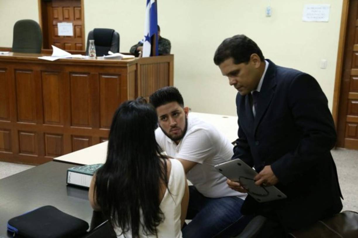 El abogado defensor está convencido de la inocencia de su cliente, sin embargo, se enfrenta el testimonio de la viuda de Eguigure, que también estuvo ligada al Ministerio Público, quien asegura que vio el rostro del universitario el día del asesinato.