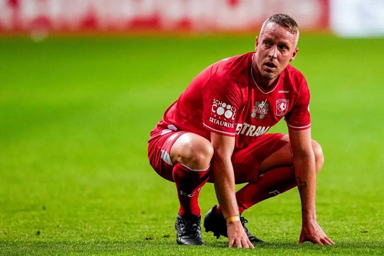 El exdefensor de la Premier League se encuentra en el centro de atención legal al enfrentarse a un juicio por graves acusaciones de contrabando de dos toneladas de cocaína.