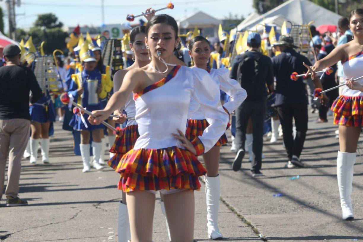 Michel Banegas, palillona del Polivalente Germania, robó miradas en Tegucigalpa