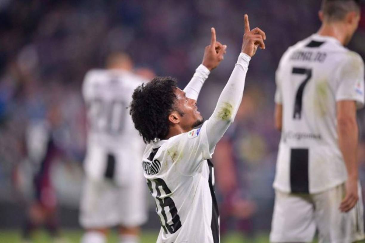 Juan Cuadrado no tiene intención de dejar la Juve para irse al West Ham. El extremo fue claro en los micrófonos de Sky Italia: 'Estoy muy contento en la Juventus y en la ciudad. mi familia está adaptada a la ciudad y tengo un año más de contrato, pero no solo depende de mí'.<br/>