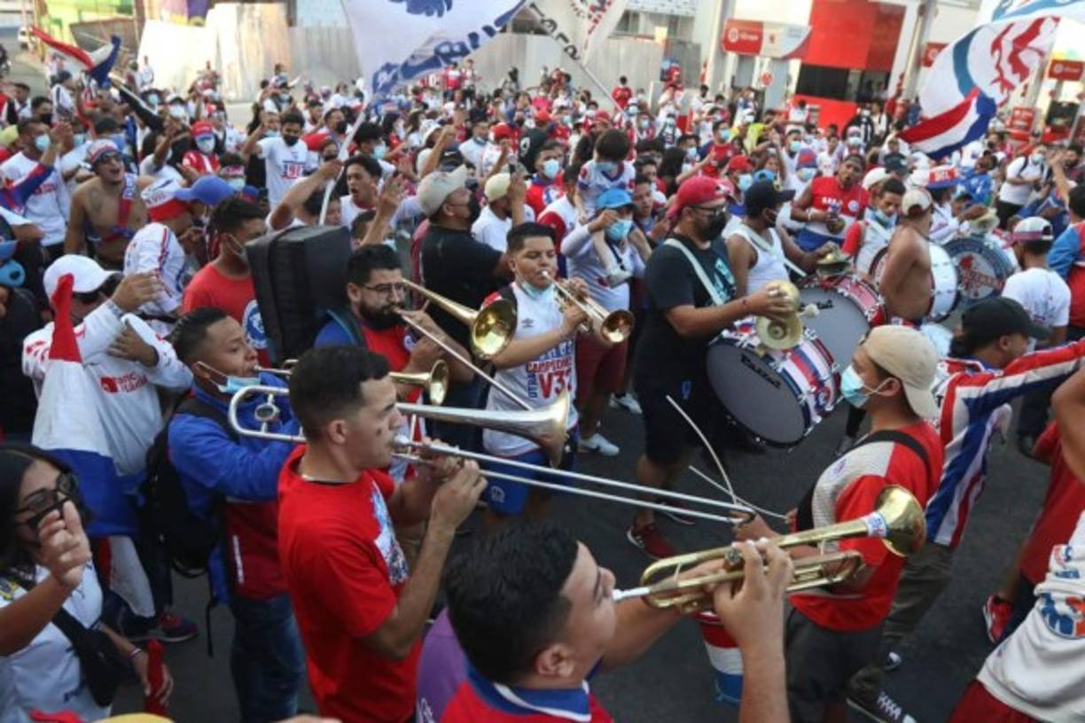 La barra del Olimpia incentivó al club de sus amores.