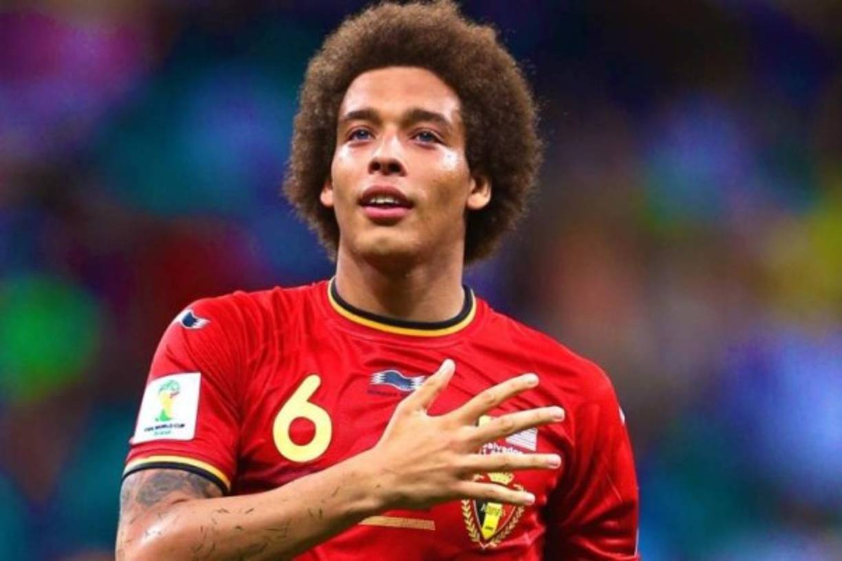 Axel Witsel, centrocampista belga del Zenit de San Petersburgo, ha firmado un contrato de cuatro años con el FC Quanjian Tianjin, donde el internacional belga recibirá un salario anual de 18 millones de euros. El jugador rechazó a la Juve y confesó que fue por mejorar económicamente a su familia.