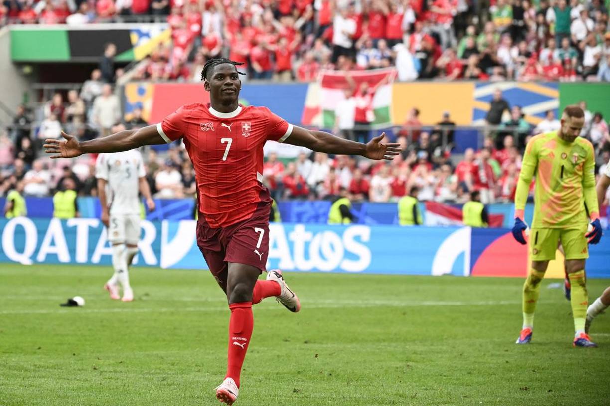 El delantero suizo Breel Embolo selló la victoria de Suiza contra Hungría con el tercer gol.