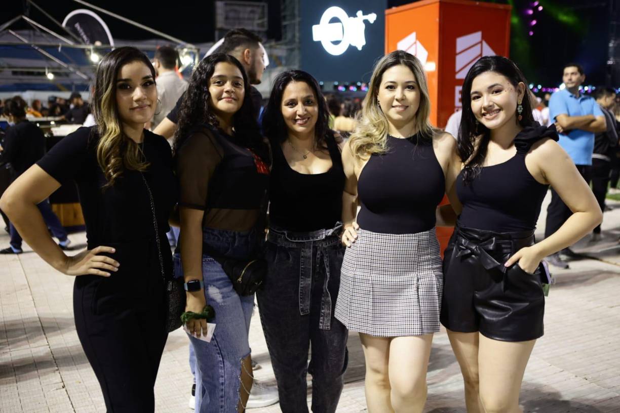 Andrea Camacho, Sofía Ramírez, Roxana Ramírez, Rosa Abadie y María Romero. 
