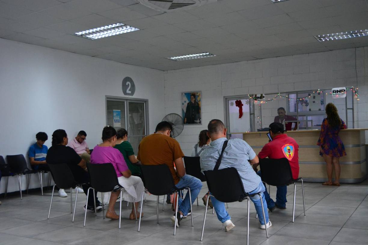 En Tegucigalpa, las citas también están disponibles para la otra semana y son unas 700 al día, en el caso de La Ceiba apenas emiten unas 250 citas al día.