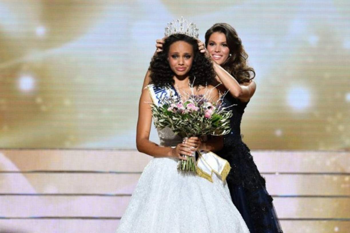 El año pasado, a sus 19 ños, se coronó como la mujer más bella de Francia.