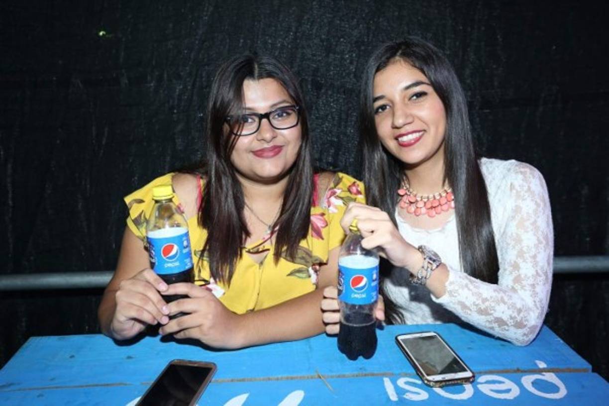 Vive lo mejor de la Feria Juniana 2018 con una Pepsi.
